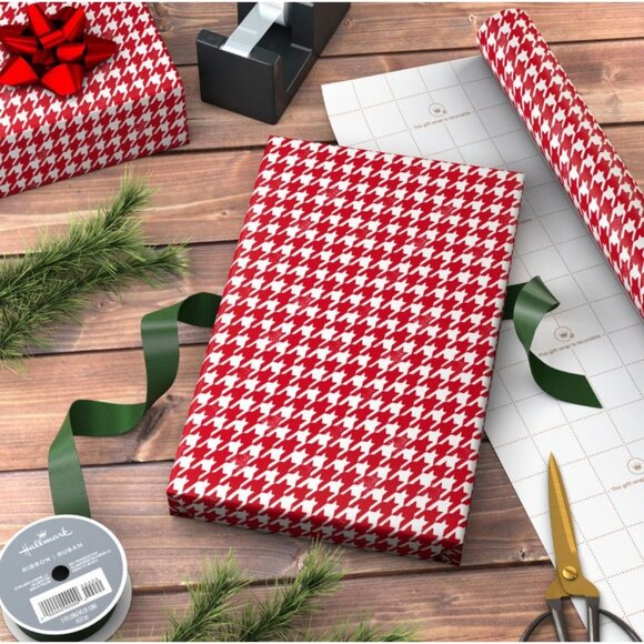 Hallmark Wrapping Paper Red and White Houndstooth 35 sq ft Roll Holiday Gift - Picture 5 of 7